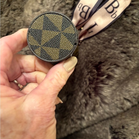 Geometric Pattern Keychain Pouch - Picture 3 of 4